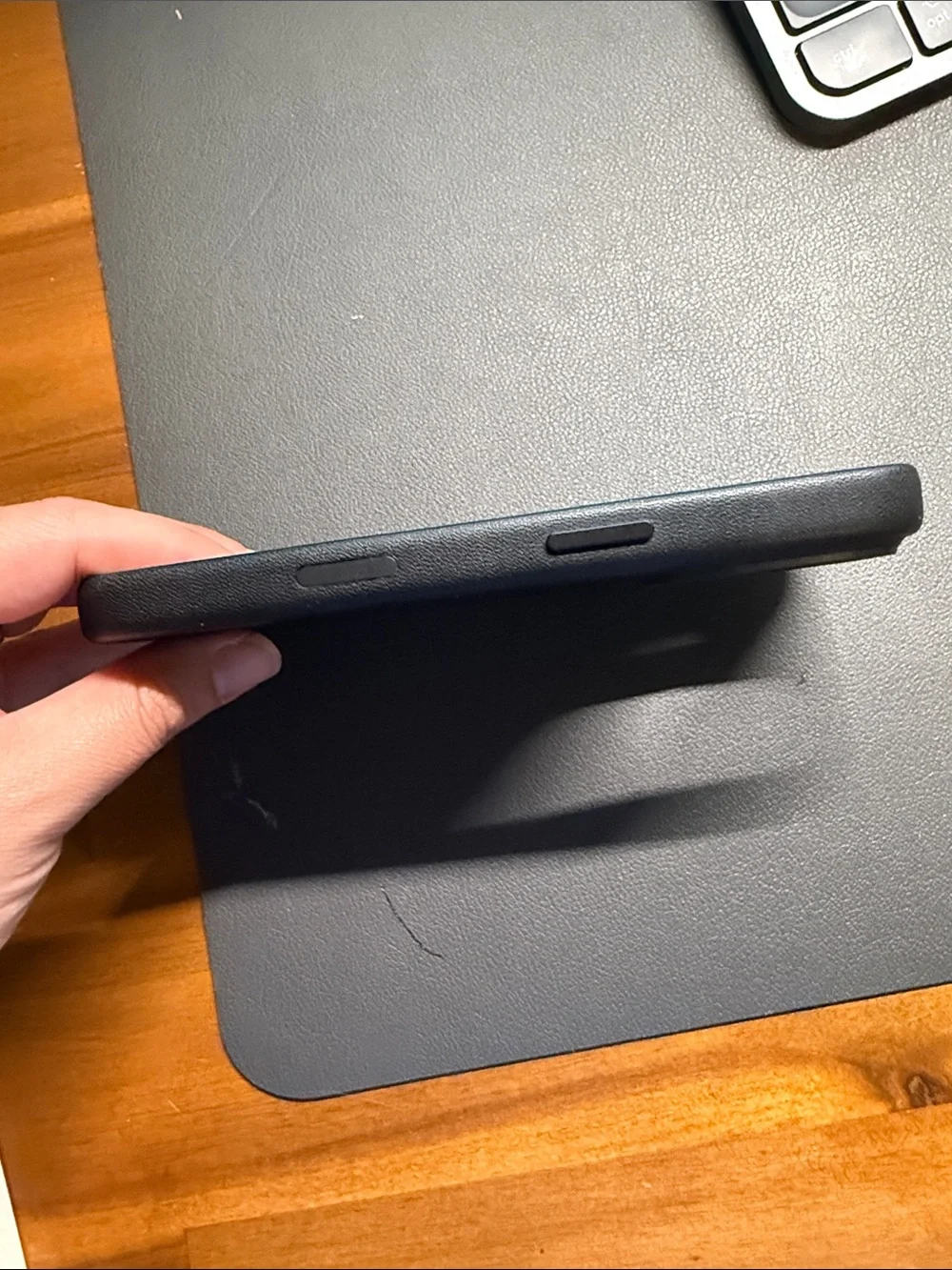 Aulumu Black iPhone 16 Pro Case